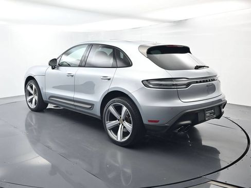 Certified 2025 Porsche Macan AWD/4WD image 3