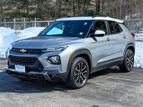 Certified 2023 Chevrolet TrailBlazer ACTIV w/ Convenience Package image 3