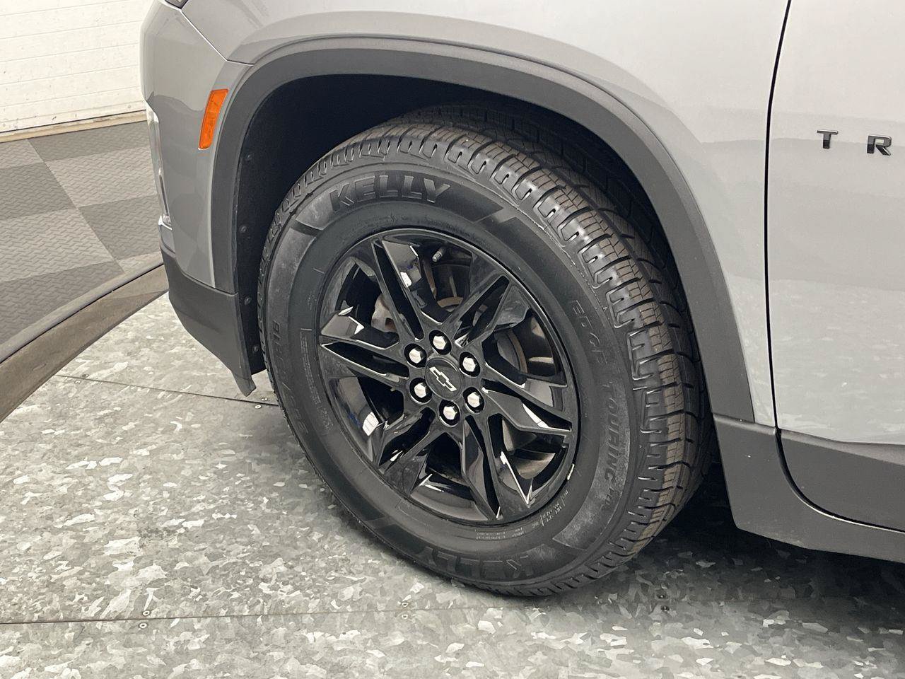 Certified 2023 Chevrolet Traverse LT AWD/4WD image 35