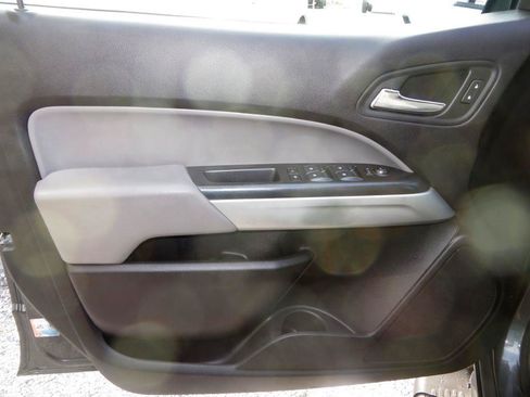 Used 2017 Chevrolet Colorado LT w/ LT Convenience Package RWD image 23