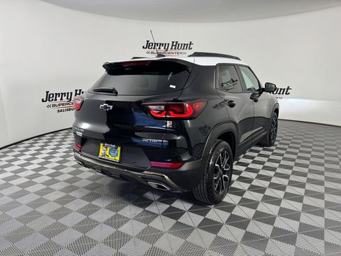 Used 2024 Chevrolet TrailBlazer ACTIV w/ Driver Confidence Package image 7