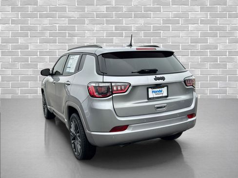 Used 2023 Jeep Compass Limited image 3