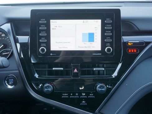 Used 2024 Toyota Camry SE w/ Convenience Package image 9