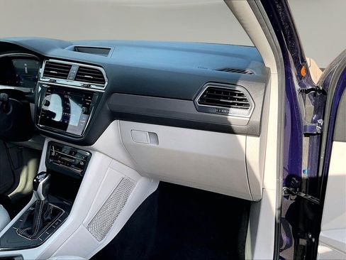 Used 2023 Volkswagen Tiguan SE FWD image 25