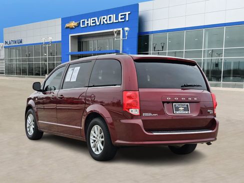 Used 2019 Dodge Grand Caravan SXT image 4