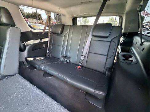 Used 2018 Chevrolet Suburban LT AWD/4WD image 19
