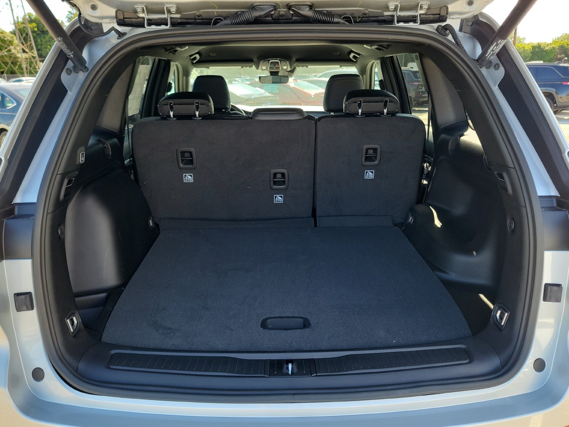 New 2026 Jeep Grand Cherokee Altitude RWD image 18