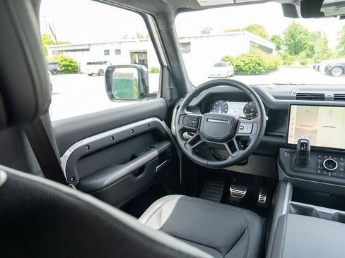 New 2026 Land Rover Defender 110 V8 AWD/4WD image 18