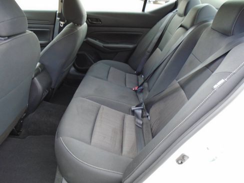 Used 2024 Nissan Altima 2.5 SV FWD image 10
