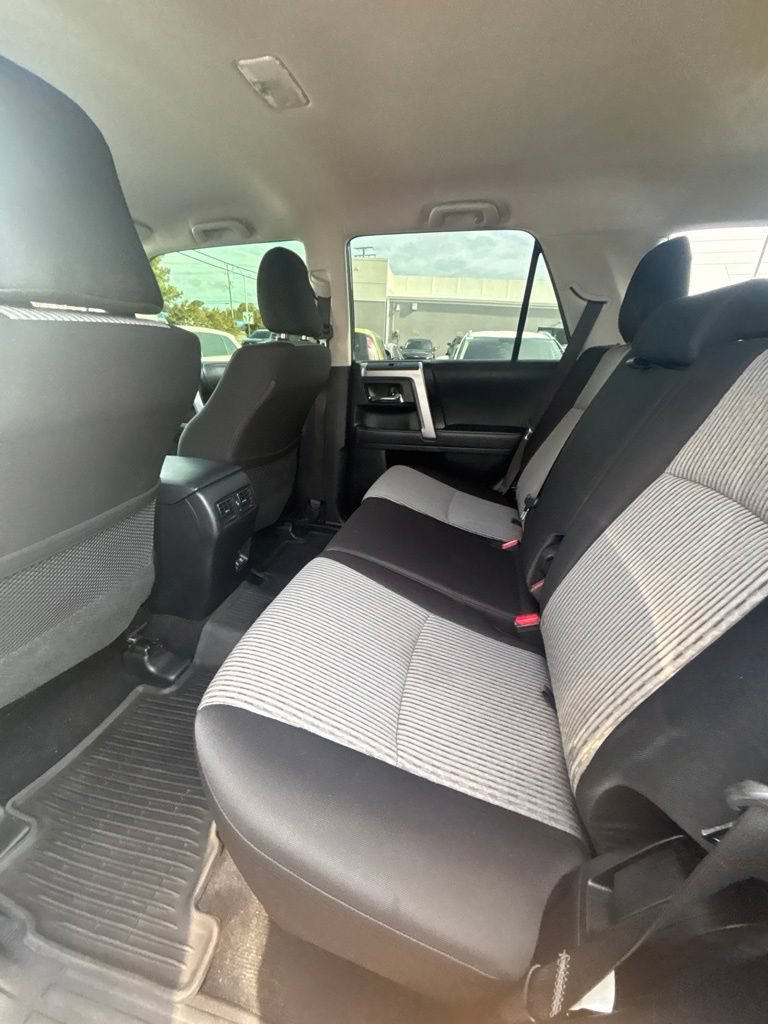 Used 2022 Toyota 4Runner SR5 AWD/4WD image 17