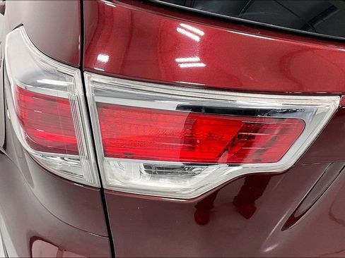 Used 2015 Toyota Highlander XLE image 41