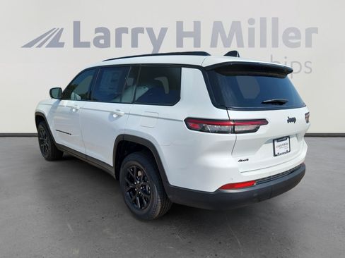 New 2025 Jeep Grand Cherokee L Altitude image 4