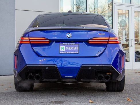 Used 2025 BMW M5 w/ Carbon Package image 9