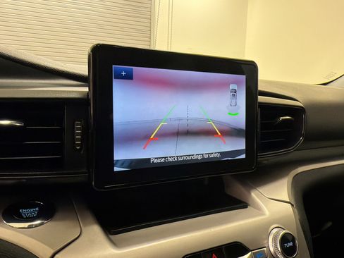 Certified 2022 Ford Explorer XLT RWD image 20