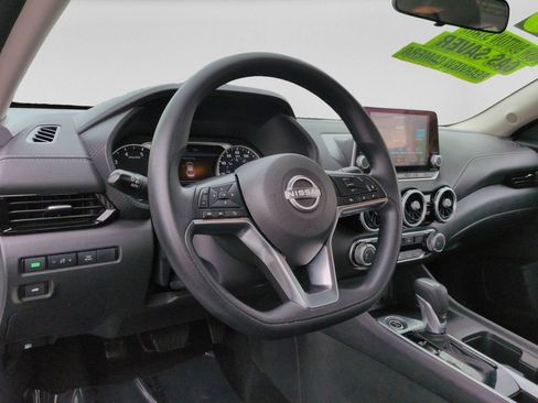 Used 2025 Nissan Sentra SV FWD image 21