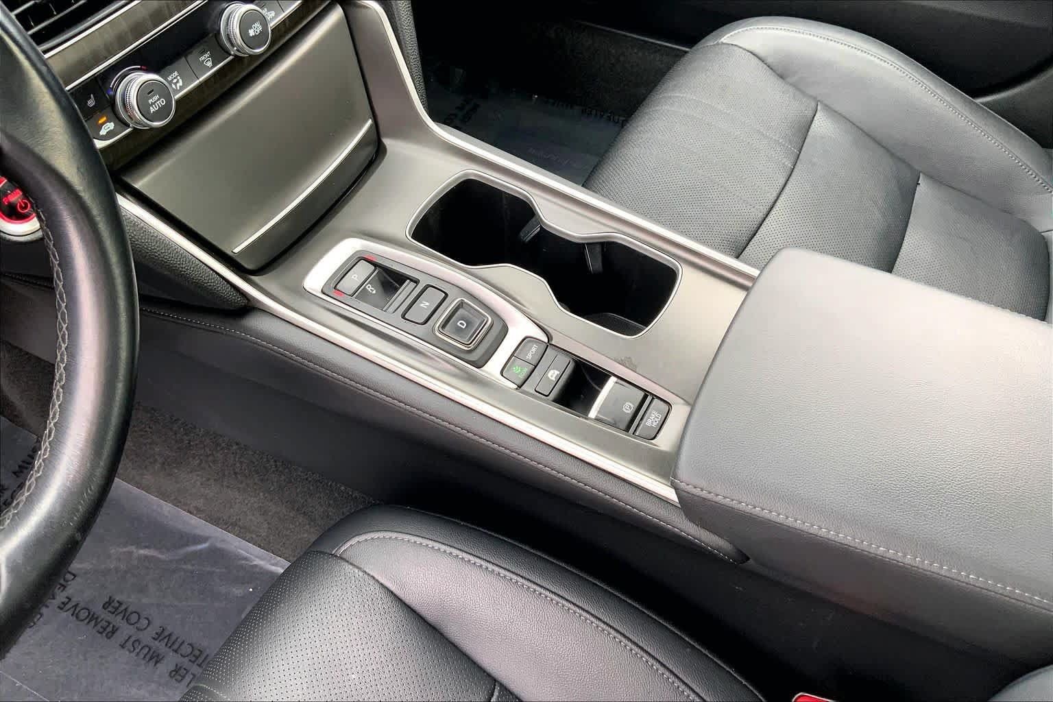 Used 2020 Honda Accord Touring image 16