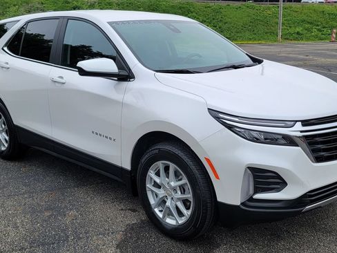 Used 2022 Chevrolet Equinox LT AWD/4WD image 2