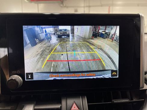 Used 2025 Toyota RAV4 XLE AWD/4WD image 17