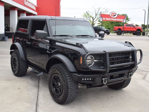 Used 2023 Ford Bronco 2-Door w/ Sasquatch Package image 2