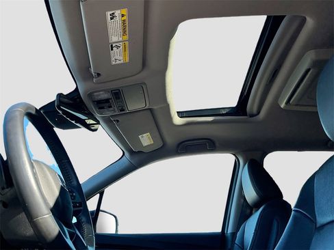 Used 2020 Honda Pilot Touring image 21