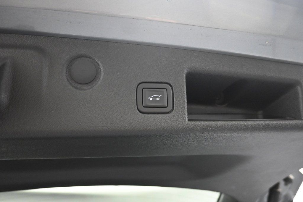 Used 2023 Chevrolet Equinox LT AWD/4WD image 12