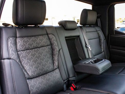 Used 2025 Toyota Tundra Limited image 35