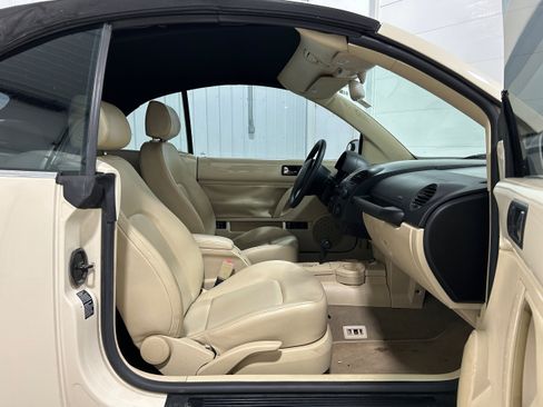 Used 2004 Volkswagen Beetle GLS FWD image 22