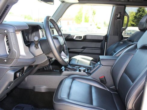 Used 2025 Ford Bronco Outer Banks AWD/4WD image 13