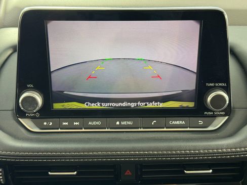 Used 2022 Nissan Rogue SV w/ SV Premium Package image 13