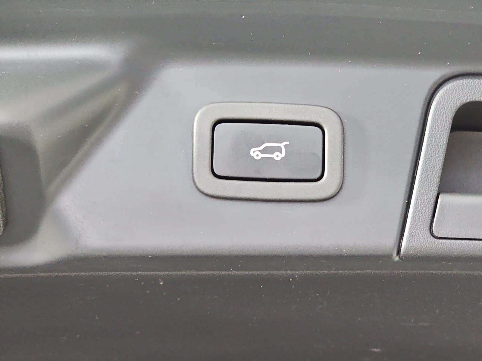 Used 2021 Land Rover Range Rover Velar R-Dynamic S AWD/4WD image 13