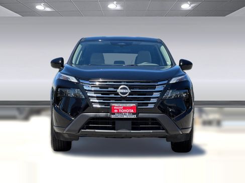 Used 2025 Nissan Rogue SV AWD/4WD image 6