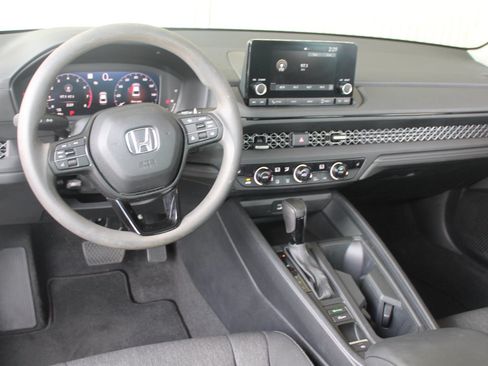 Used 2023 Honda Accord EX image 18