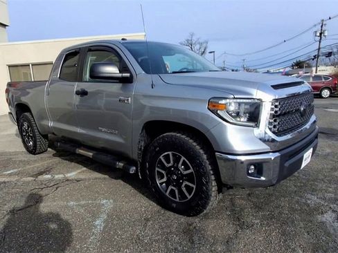 Used 2018 Toyota Tundra SR5 image 2