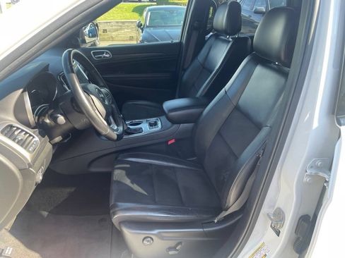 Used 2022 Jeep Grand Cherokee Laredo X AWD/4WD image 13