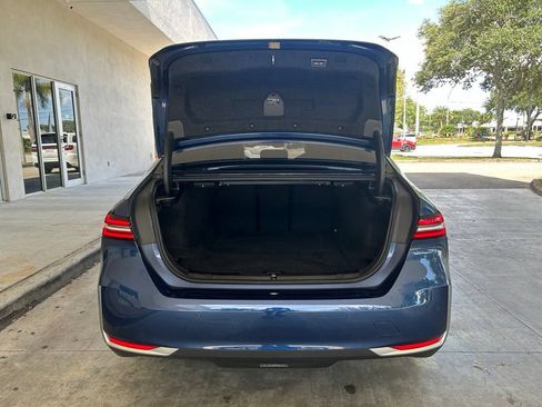 Used 2026 BMW i5 eDrive40 w/ Premium Package RWD image 34
