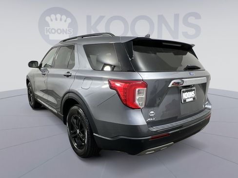Used 2022 Ford Explorer XLT w/ Equipment Group 202A image 4