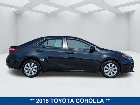 Used 2016 Toyota Corolla LE FWD image 4