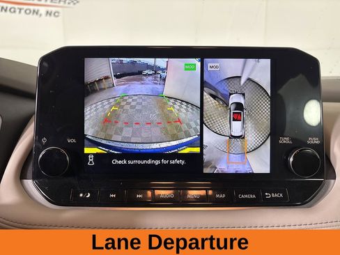 Used 2023 Nissan Rogue SL w/ SL Premium Package image 18