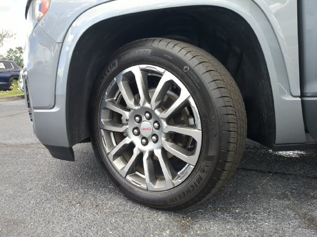 Used 2023 GMC Acadia Denali w/ Denali Ultimate Package FWD image 39