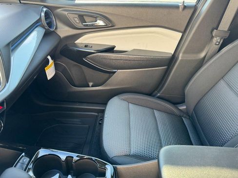 New 2026 Chevrolet Trax LT w/ Driver Confidence Package image 8
