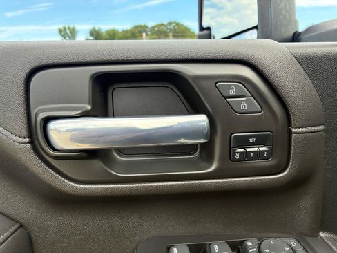 Used 2022 Chevrolet Silverado 2500 High Country w/ Z71 Off-Road Package AWD/4WD image 10