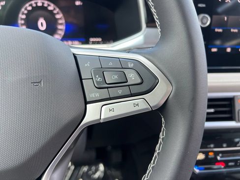 New 2026 Volkswagen Taos SE FWD image 18