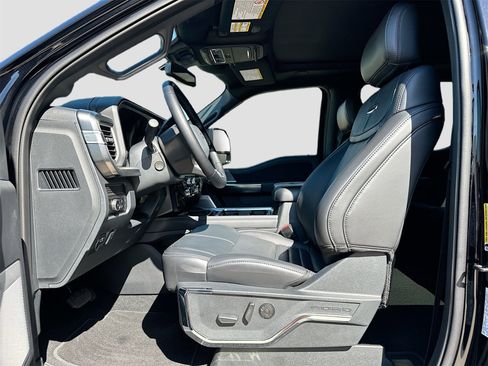 Used 2025 Ford F250 Platinum w/ FX4 Off-Road Package image 10