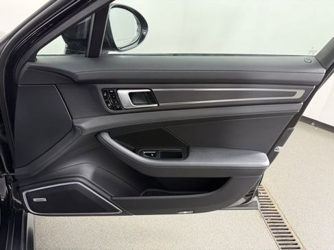 Used 2021 Porsche Panamera GTS image 29