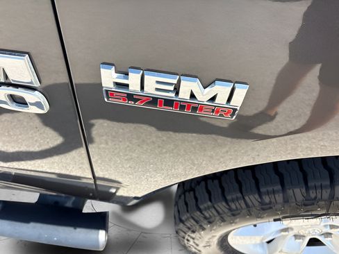 Used 2018 RAM 1500 Express RWD image 32