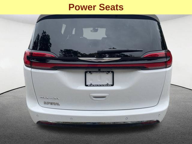 Used 2026 Chrysler Pacifica Select FWD image 10