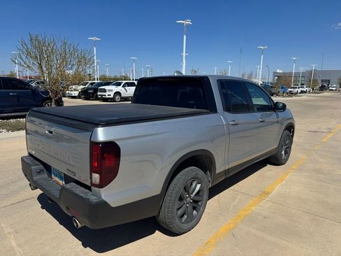 Used 2025 Honda Ridgeline Sport image 3