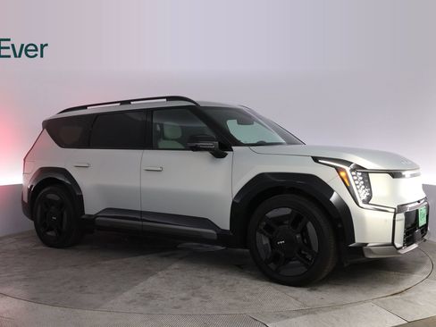 Used 2024 Kia EV9 GT-Line AWD/4WD image 14
