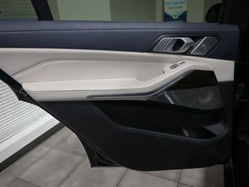 Used 2019 BMW X7 xDrive50i w/ Dynamic Handling Package image 12