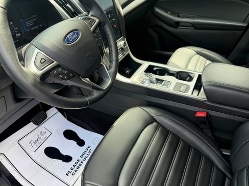 Certified 2024 Ford Edge SEL w/ Convenience Package AWD/4WD image 15